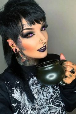 VampireFreaks Conjuring Cauldron Mug -AKUMU INK shop 57. jesikavaylen2 114fd4b4 64bf 4e9c 8c5d 7ad78c9c984e