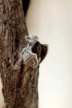 Catalyst Vampire Bat Hugger Ring -AKUMU INK shop IMG 3591