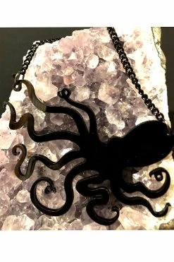 Catalyst Octopi My Heart Necklace -AKUMU INK shop IMG 3663