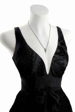 Alchemy Rabenschadel Klein Necklace -AKUMU INK shop P752 V4 85917.1538606814