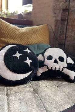 SOURPUSS Furry Skull & Bones Pillow -AKUMU INK shop WEBIMG 8684 1500x 720x 7e2d376a 7bd3 442f a585 ea5979444559