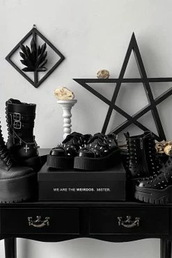 KILLSTAR Crystal Wall Hanger [Black] -AKUMU INK shop YESSA