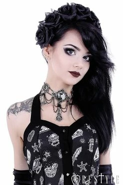 RESTYLE Moon Geometry Choker