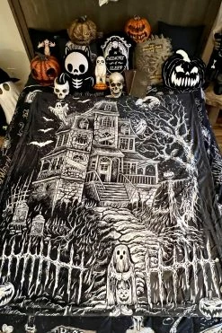 VampireFreaks Haunted Mansion Throw Blanket