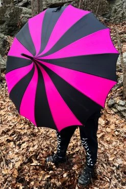 VampireFreaks Batwing Pagoda Umbrella [BLACK/HOT PINK STRIPED] -AKUMU INK shop hotpink black batwing umbrella 06