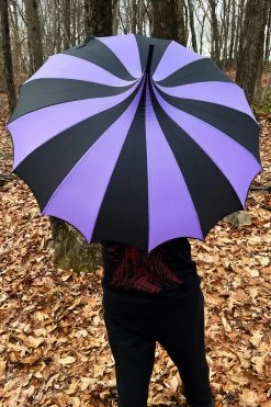VampireFreaks Batwing Pagoda Umbrella [BLACK/PURPLE STRIPED] -AKUMU INK shop purple black batwing umbrella 08
