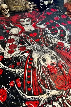 VampireFreaks Queen Of Hearts Throw Blanket -AKUMU INK shop queen of hearts blanket 03
