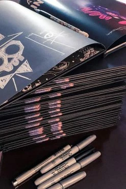 AKUMU INK Alice's Nightmare In Wonderland Storybook [ORIGINAL] -AKUMU INK shop sketches 750x d60d4451 fcbf 42f7 9e1e f2ade09b02df