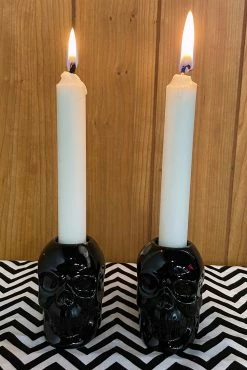 SOURPUSS Skull Candlestick Holders [Black]