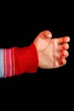 TRICK OR TREAT STUDIOS Ultimate Chucky Doll [Lifesize 29"] -AKUMU INK shop uc handdetail1