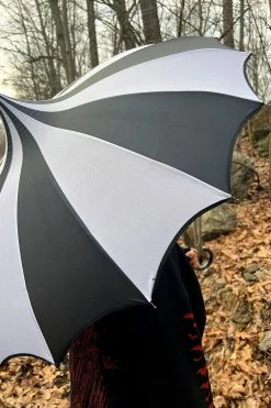 VampireFreaks Batwing Pagoda Umbrella [BLACK/WHITE STRIPED] -AKUMU INK shop white black batwing umbrella 02