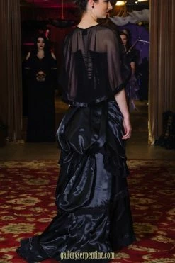 Gallery Serpentine Ebony Victorian Skirt, Made To Order -AKUMU INK shop wmebony victorian skirt side back Carla 800x1200