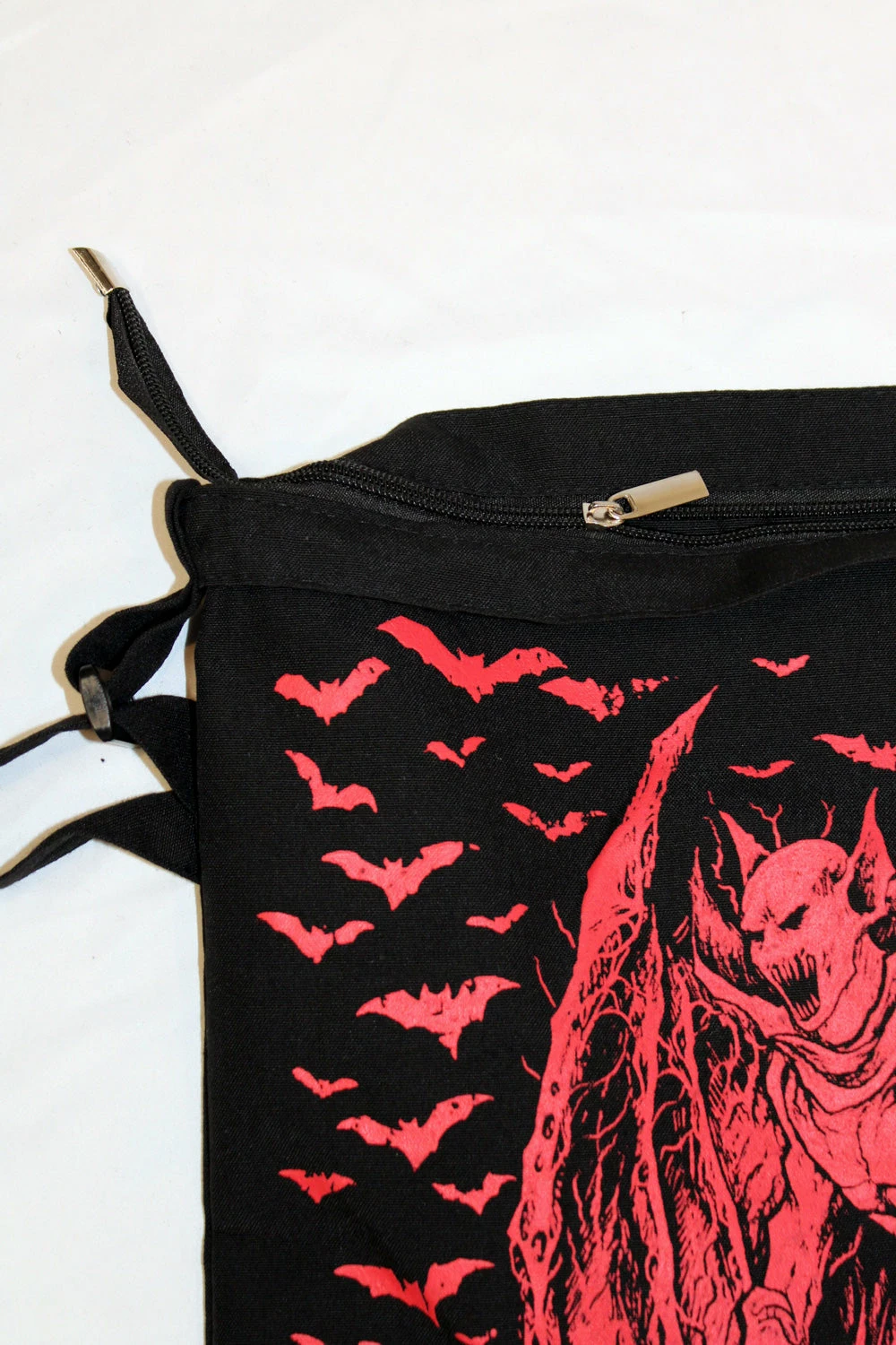 VampireFreaks Shoulder Sling Zipper Tote Bag 15 VampireFreaks Shoulder Sling Zipper Tote Bag - Image 13